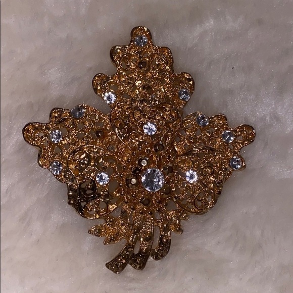 Gold tone faux  diamond costume pin brooch - Picture 3 of 7